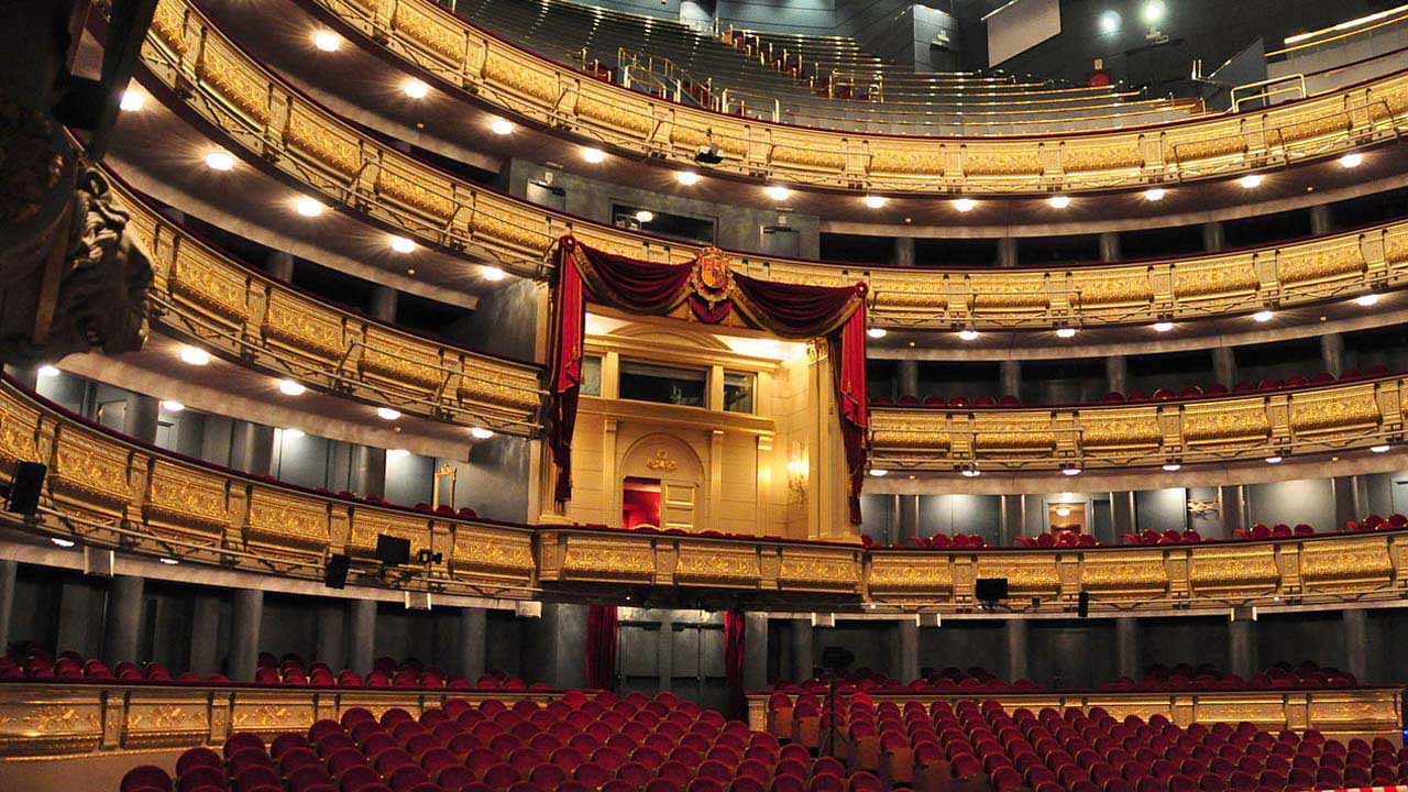 Amithe reconocerá la trayectoria de José Luis Gómez y la conservación del Teatro Real de Madrid el 29 de septiembre